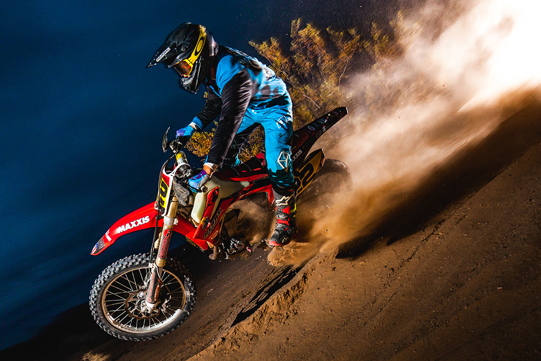 how musg does a professional dirtbike racer make a year